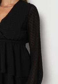 Born2be - Czarna Sukienka Sharpblaze. Kolor: czarny. Materiał: tkanina, materiał. Długość rękawa: długi rękaw. Typ sukienki: kopertowe. Długość: mini #5