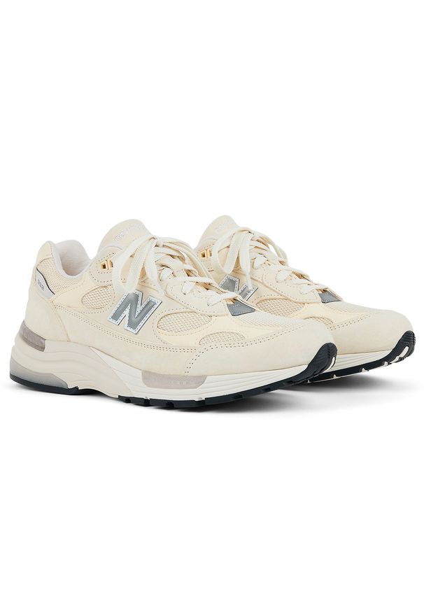 Buty unisex New Balance U992MC - beżowe. Kolor: beżowy. Materiał: guma, zamsz, syntetyk, materiał. Szerokość cholewki: normalna