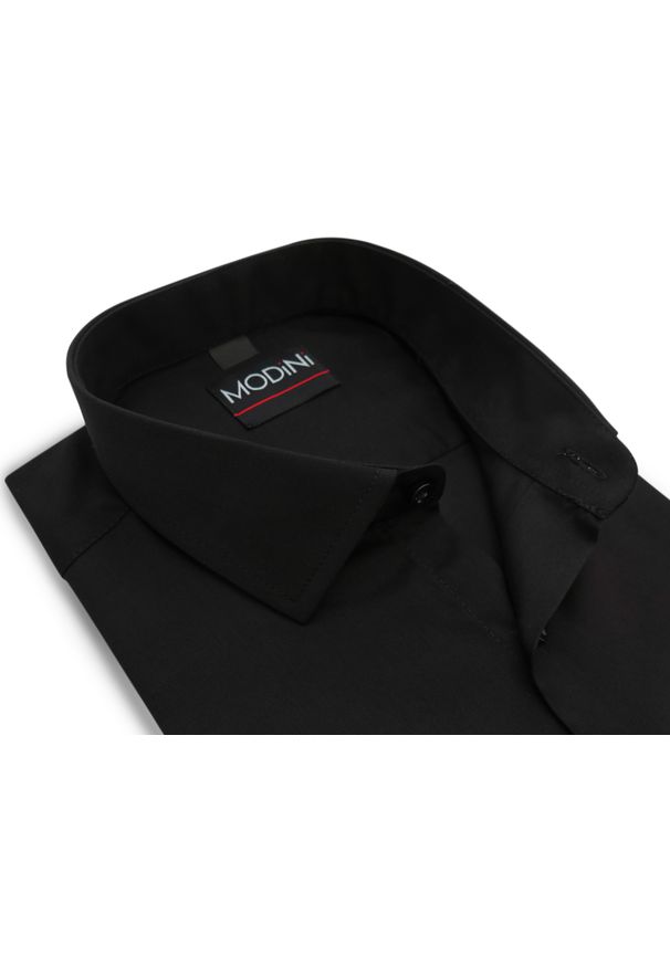 Czarna koszula męska z krótkim rękawem Modini YK15. Kolor: czarny. Materiał: poliester, bawełna, tkanina. Długość rękawa: krótki rękaw. Długość: krótkie. Wzór: gładki. Styl: klasyczny