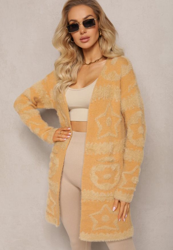 Renee - Brązowy Długi Kardigan Puszysty Aborra. Kolekcja: plus size. Kolor: brązowy. Materiał: dzianina, tkanina. Długość: długie. Wzór: aplikacja