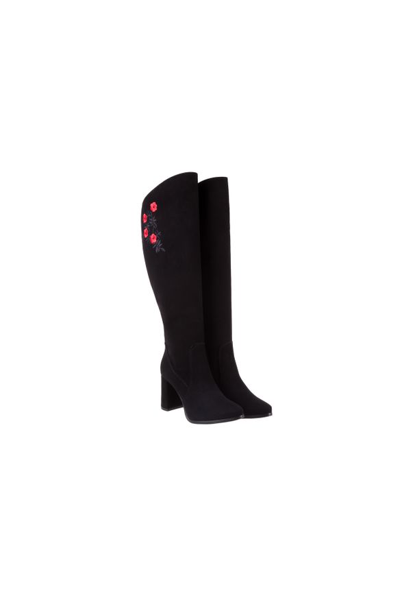 Kozaki Bayla-172 M009 Czarny, Skóra naturalna. Okazja: na co dzień. Zapięcie: zamek. Kolor: czarny. Szerokość cholewki: normalna. Wzór: haft, aplikacja, kwiaty. Materiał: zamsz. Obcas: na obcasie. Styl: casual. Wysokość obcasa: średni