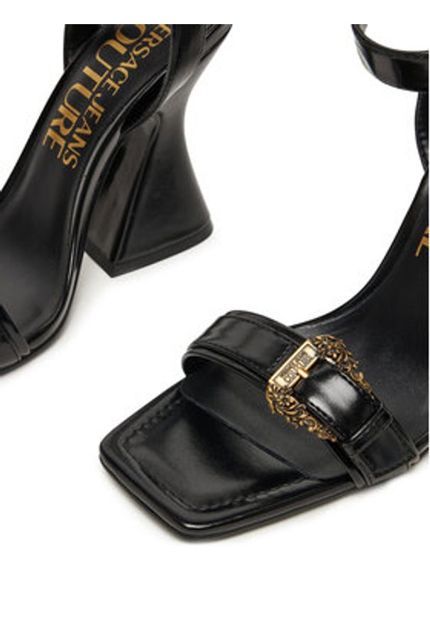 Versace Jeans Couture Sandały 79VA3S36 Czarny. Kolor: czarny. Materiał: skóra