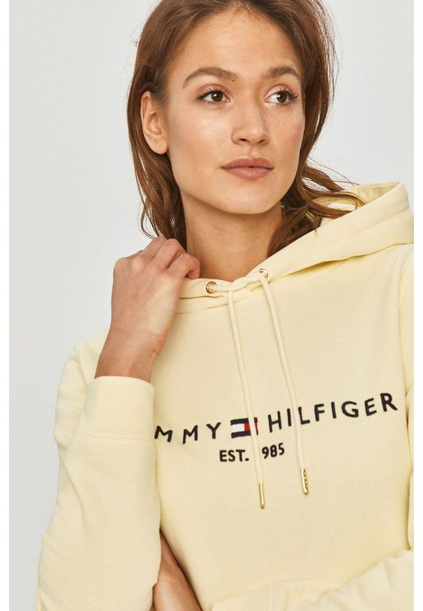 TOMMY HILFIGER - Tommy Hilfiger - Bluza. Kolor: żółty. Materiał: dzianina. Wzór: aplikacja