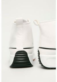 Answear Lab - Trampki. Nosek buta: okrągły. Zapięcie: sznurówki. Kolor: biały. Materiał: guma. Obcas: na platformie. Styl: wakacyjny #2