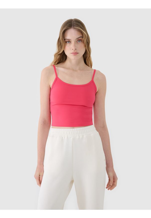 4f - 4F Crop-top slim damski - różowa XL. Kolor: różowy. Materiał: dzianina, włókno, syntetyk, materiał, elastan. Długość rękawa: na ramiączkach. Wzór: gładki, ze splotem, jednolity