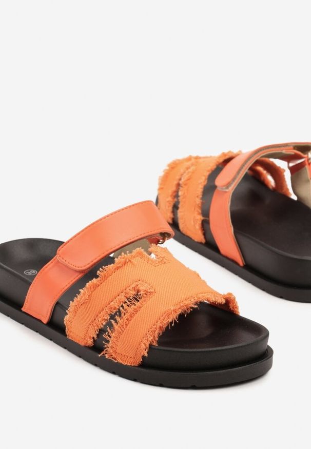 Born2be - Pomarańczowe Klapki z Postrzępionymi Paskami Finavessa. Okazja: na co dzień. Kolor: pomarańczowy. Materiał: jeans. Sezon: lato. Styl: elegancki, casual