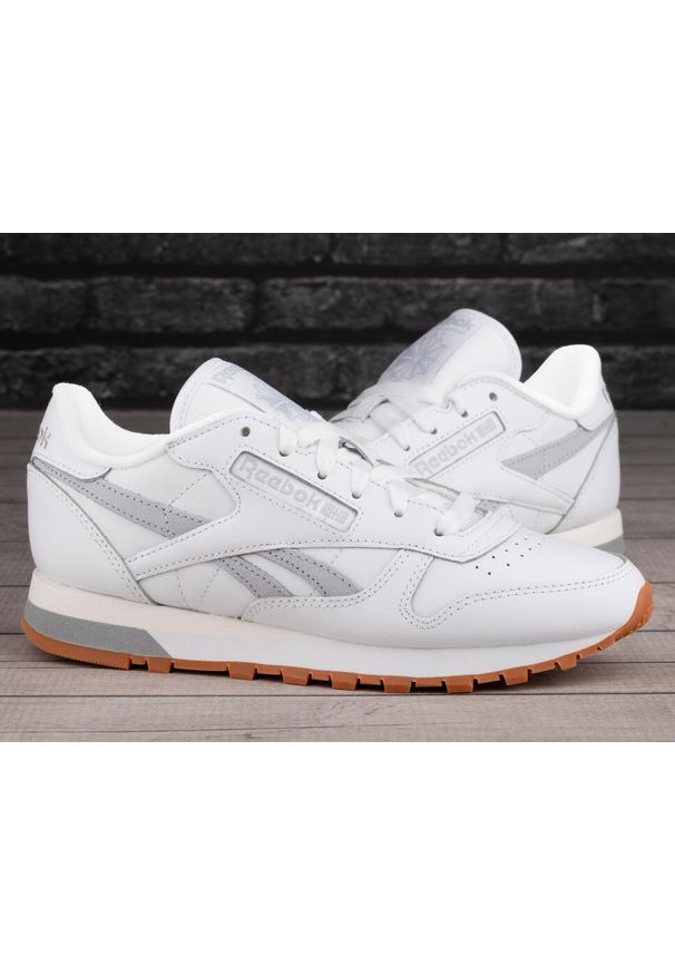 Buty damskie do chodzenia Reebok CLASSIC LEATHER. Kolor: szary, wielokolorowy, biały. Model: Reebok Classic. Sport: turystyka piesza