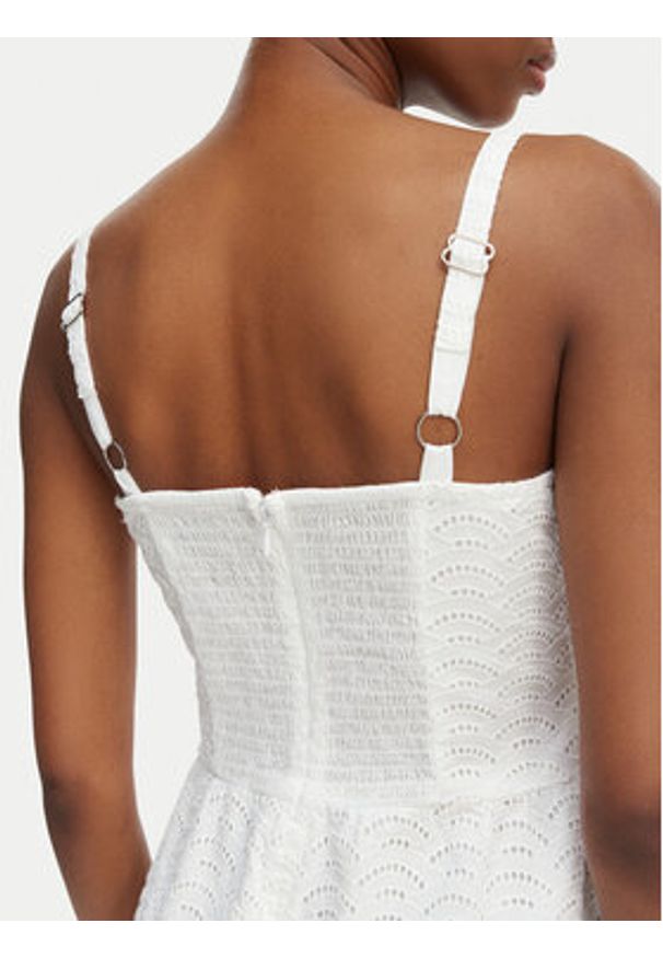 Guess Sukienka letnia W6GK44 W1884 Biały Regular Fit. Kolor: biały. Materiał: bawełna. Sezon: lato