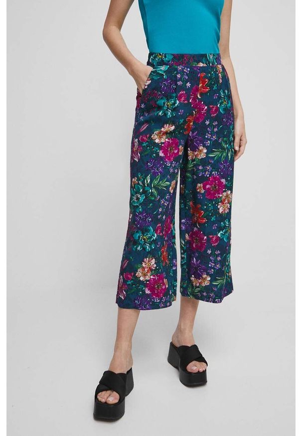 medicine - Medicine spodnie damskie kolor turkusowy fason culottes high waist. Stan: podwyższony. Kolor: turkusowy. Materiał: tkanina