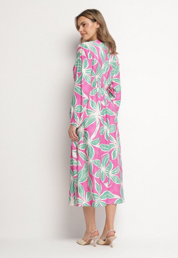 Born2be - Zielono-Fuksjowa Kwiatowa Wiskozowa Sukienka z Kopertowym Dekoltem Selliora. Okazja: na co dzień. Kolor: zielony. Materiał: wiskoza. Wzór: kwiaty. Typ sukienki: kopertowe. Styl: casual