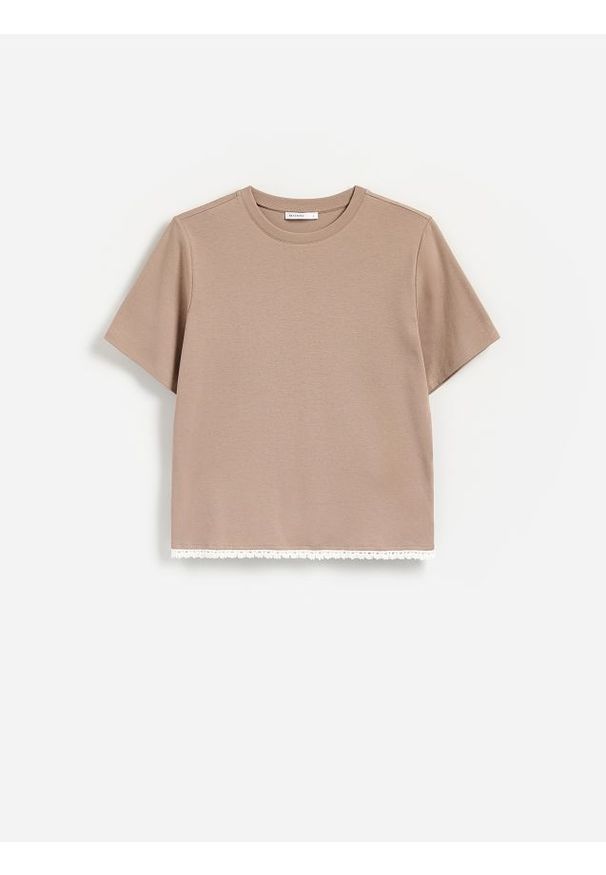 Reserved - T-shirt z ozdobnym wykończeniem - beżowy. Kolor: beżowy. Materiał: bawełna