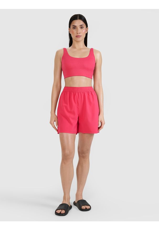 4f - 4F Spodenki plażowe damskie - różowe XXL. Okazja: na plażę. Kolor: różowy. Materiał: syntetyk, materiał, elastan, guma. Długość: krótkie. Sezon: lato. Styl: casual, wakacyjny