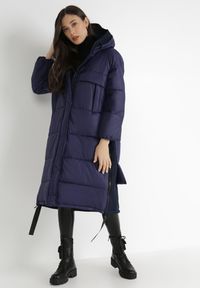 Born2be - Granatowa Kurtka Sephoya. Kolor: niebieski. Długość rękawa: długi rękaw. Długość: długie. Wzór: aplikacja. Sezon: zima #5