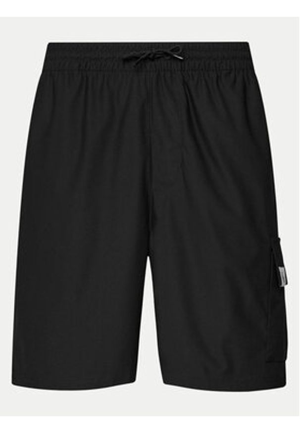 Calvin Klein Jeans Szorty sportowe Tab J30J325701 Czarny Regular Fit. Kolor: czarny. Materiał: syntetyk. Styl: sportowy