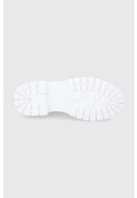Truffle Collection Sztyblety damskie kolor biały na platformie. Nosek buta: okrągły. Kolor: biały. Materiał: guma. Obcas: na platformie #4