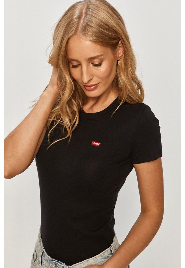 Levi's® - Levi's - T-shirt. Okazja: na spotkanie biznesowe. Kolor: czarny. Wzór: aplikacja. Styl: biznesowy