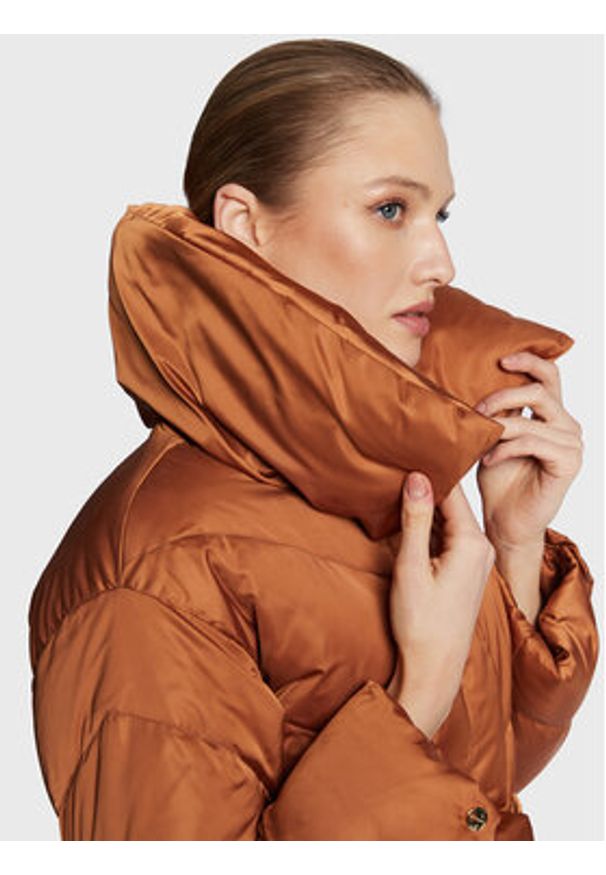 Marella Kurtka puchowa Agnelli 34960227 Brązowy Regular Fit. Kolor: brązowy. Materiał: syntetyk, puch