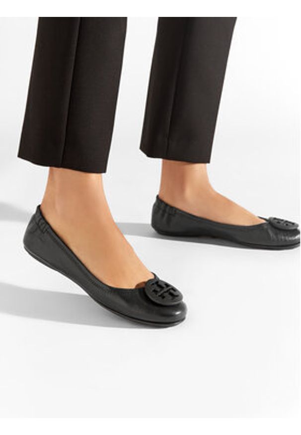 Tory Burch Baleriny Minnie Travel Ballet With Logo 49350 Czarny. Kolor: czarny. Materiał: skóra