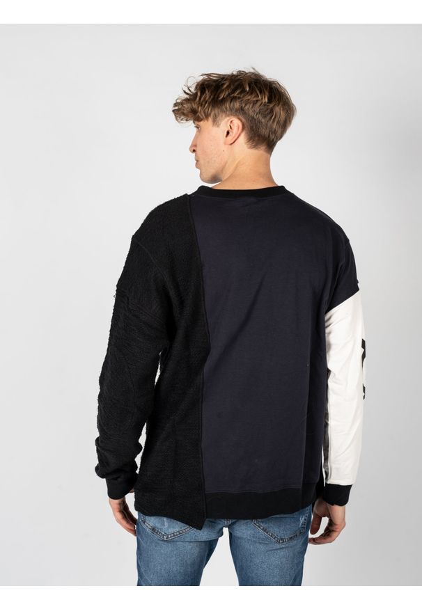 Nicolo Tonetto Bluza "Lien" | U41NTN1003 | Mężczyzna | Czarny, Biały, Granatowy. Okazja: na co dzień. Kolor: biały, wielokolorowy, niebieski, czarny. Materiał: bawełna, elastan. Wzór: aplikacja, nadruk. Styl: casual
