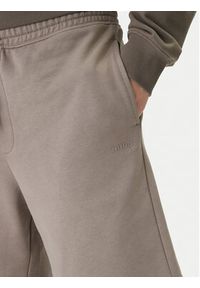 Hugo - HUGO Szorty sportowe Dayono 50530696 Beżowy Relaxed Fit. Kolor: beżowy. Materiał: bawełna. Styl: sportowy #5