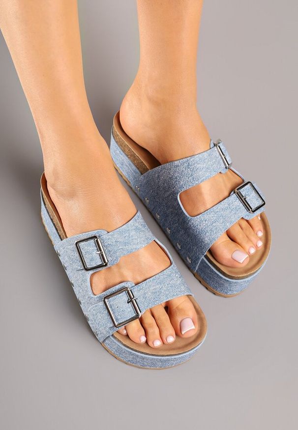 Born2be - Niebieskie Klapki na Grubej Podeszwie z Dwoma Klamrami Filenora. Okazja: na co dzień, na imprezę. Kolor: niebieski. Sezon: lato. Styl: casual
