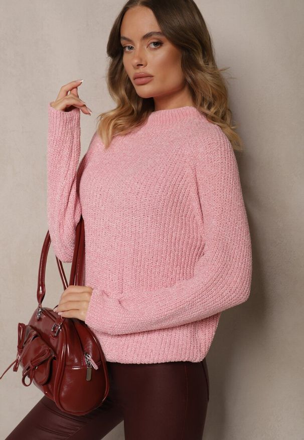 Renee - Różowy Casualowy Golf z Wiskozą Zerinia. Okazja: na co dzień. Typ kołnierza: golf. Kolor: różowy. Materiał: wiskoza. Styl: casual