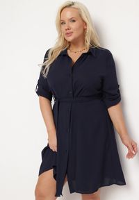 Born2be - Granatowa Rozkloszowana Mini Sukienka Zapinana na Guziki z Materiałowym Paskiem Vleco. Kolor: niebieski. Materiał: materiał. Długość: mini #1