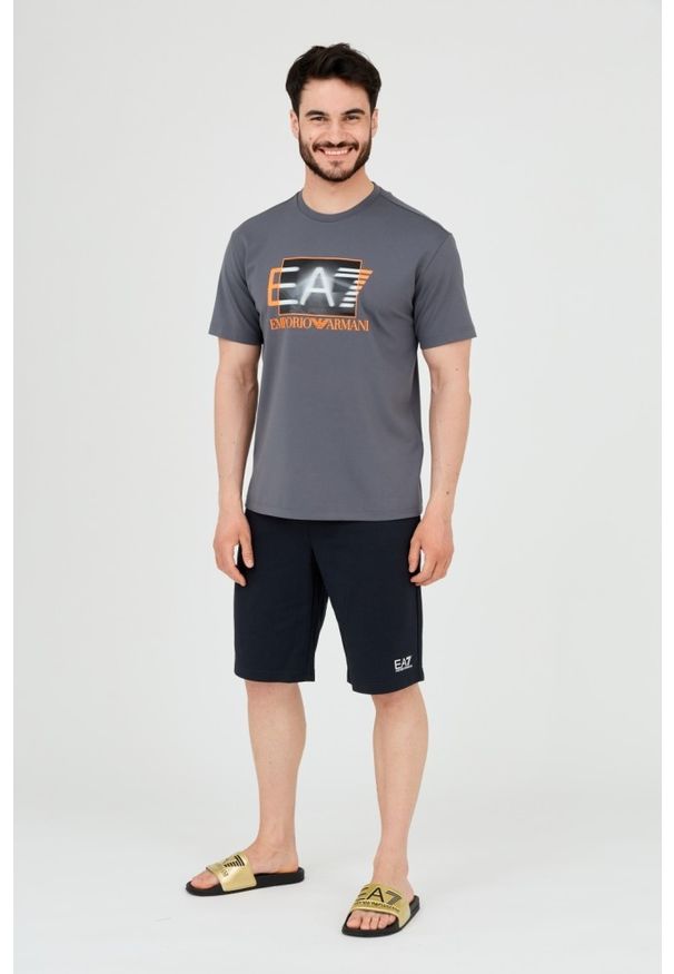 EA7 Emporio Armani - EA7 Męski szary t-shirt z holograficznym logo, Rozmiar XL. Kolor: szary