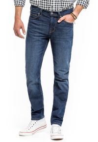 Mustang - MUSTANG VEGAS MĘSKIE SPODNIE JEANSOWE DENIM BLUE 1014039 5000 982. Okazja: na co dzień, na spotkanie biznesowe, na randkę. Stan: obniżony. Sezon: lato, wiosna. Styl: elegancki, sportowy, biznesowy, klasyczny, casual