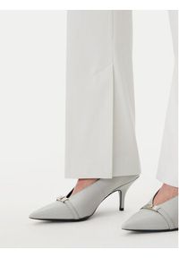 Hugo - HUGO Spodnie materiałowe Hambori 50537747 Biały Slim Fit. Kolor: biały. Materiał: syntetyk