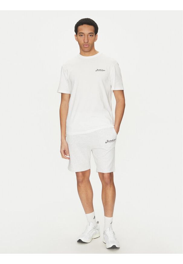 Jack & Jones - Jack&Jones Komplet t-shirt i szorty sportowe Beau 12277466 Biały Relaxed Fit. Kolor: biały. Materiał: bawełna. Styl: sportowy
