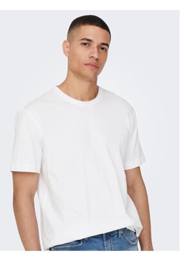 Only & Sons T-Shirt 22025208 Biały Regular Fit. Kolor: biały. Materiał: bawełna
