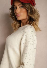 Renee - Jasnobeżowy Sweter z Bawełną i Cekinami Ceala. Okazja: na co dzień, na imprezę. Kolor: beżowy. Materiał: bawełna. Wzór: aplikacja. Styl: elegancki, casual #3