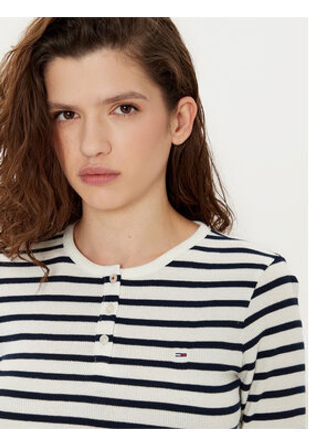 Tommy Jeans Bluzka DW0DW19501 Biały Slim Fit. Kolor: biały. Materiał: bawełna