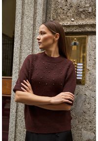 MOODO - Sweter z krótkimi rękawami burgundowy. Kolor: czerwony. Materiał: akryl, elastan, poliester. Długość rękawa: krótki rękaw. Długość: krótkie #1