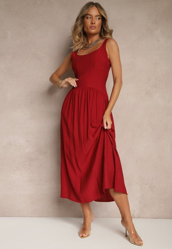 Renee - Bordowa Rozkloszowana Sukienka z Wiskozy Milunisa. Okazja: na co dzień. Kolor: czerwony. Materiał: wiskoza. Typ sukienki: rozkloszowane. Styl: klasyczny, elegancki, casual