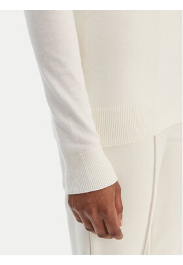 Guess Sweter W6RR50 Z2NQ2 Écru Regular Fit. Kolor: kremowy. Materiał: wiskoza