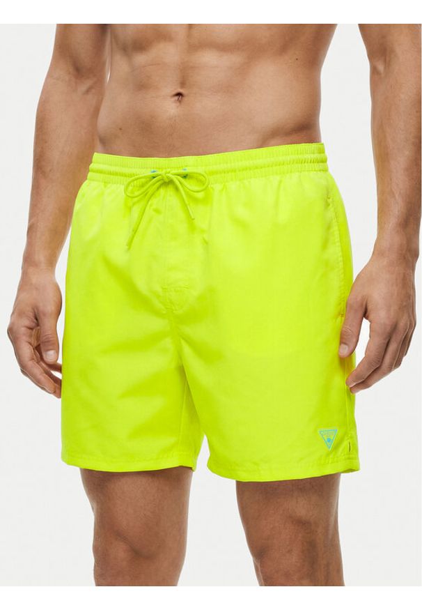 Guess Szorty kąpielowe F6GT24 WG282 MEDIUM Zielony Regular Fit. Kolor: zielony. Materiał: syntetyk