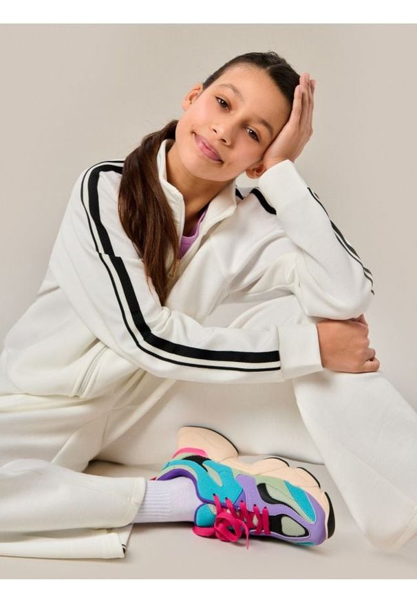 Sinsay - Spodnie wide leg - kremowy. Kolor: kremowy