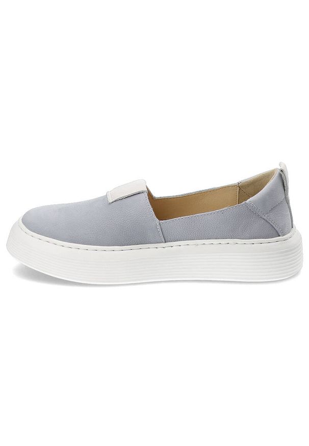 Niebieskie Półbuty Wasak Wygodne Obuwie Damskie. Okazja: na co dzień. Zapięcie: bez zapięcia. Kolor: niebieski. Materiał: skóra, jeans. Obcas: na platformie. Styl: casual, elegancki