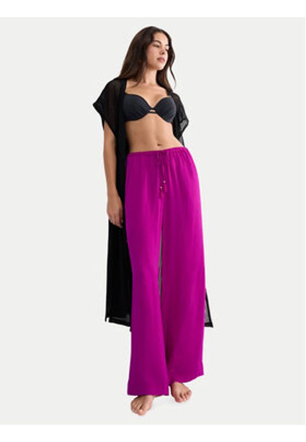 Triumph Spodnie materiałowe Summer 10227246 Różowy ciemny Wide Leg. Kolor: różowy. Materiał: satyna