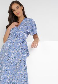 Born2be - Niebieska Sukienka Theminophe. Okazja: na co dzień. Kolor: niebieski. Materiał: tkanina, wiskoza, materiał. Wzór: kropki. Typ sukienki: rozkloszowane, kopertowe, proste. Styl: casual. Długość: maxi #8