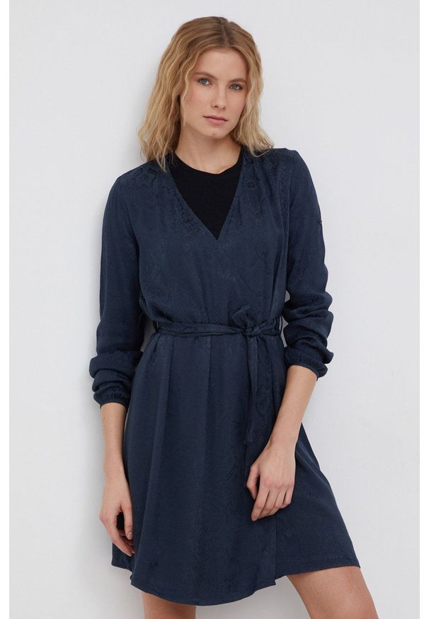 Superdry Sukienka kolor granatowy mini rozkloszowana. Kolor: niebieski. Materiał: tkanina. Długość rękawa: długi rękaw. Typ sukienki: rozkloszowane. Długość: mini