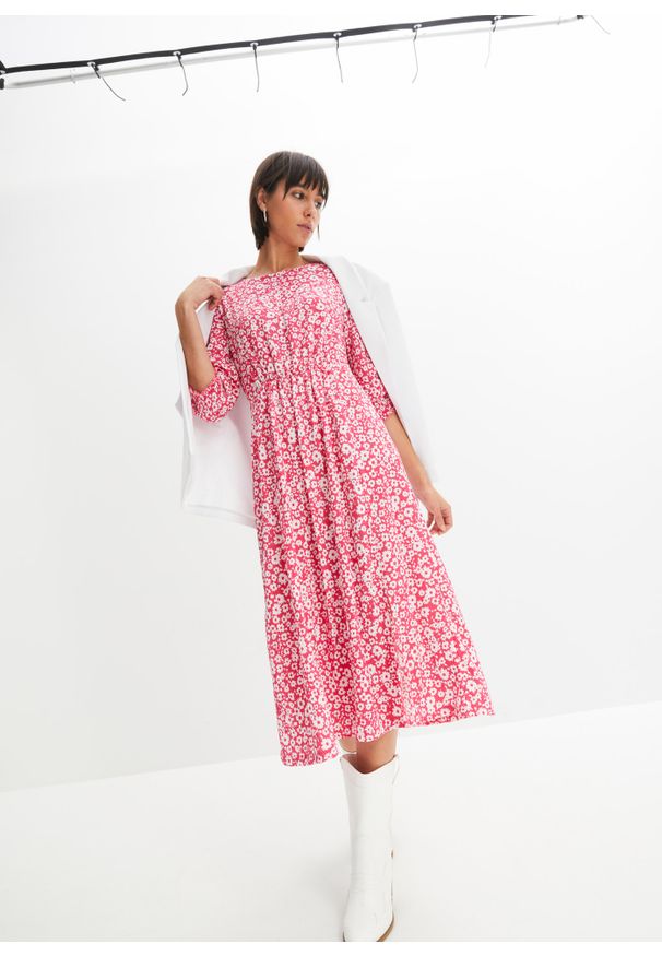 bonprix - Sukienka shirtowa z krepy. Kolor: różowy. Wzór: kwiaty. Długość: midi