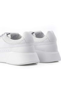 PREMIUM BASICS - Perforowane białe sneakersy SNOW PERFORATED. Nosek buta: okrągły. Kolor: biały. Materiał: jeans, materiał. Szerokość cholewki: normalna. Wzór: aplikacja, nadruk. Sezon: wiosna #6