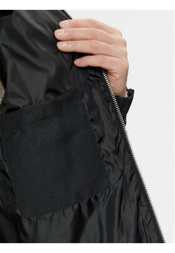 Jack & Jones - Jack&Jones Kurtka zimowa 12236056 Czarny Regular Fit. Kolor: czarny. Materiał: syntetyk. Sezon: zima