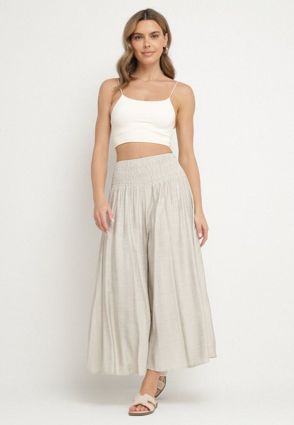 Born2be - Jasnoszare Szerokie Spodnie Kuloty o Długości 7/8 z Wysokim Stanem Ulamiriela. Okazja: na co dzień. Stan: podwyższony. Kolor: szary. Styl: casual, elegancki