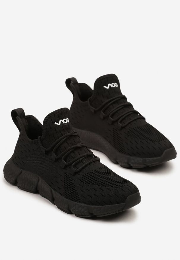Born2be - Czarne Wsuwane Buty Sportowe Sneakersy z Siateczki na Tłoczonej Podeszwie Salafina. Okazja: na co dzień. Zapięcie: bez zapięcia. Kolor: czarny