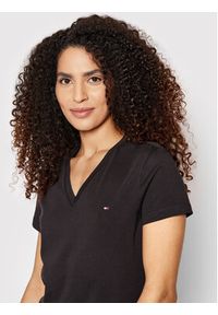 TOMMY HILFIGER - Tommy Hilfiger T-Shirt Heritage Tee WW0WW24969 Czarny Regular Fit. Kolor: czarny. Materiał: bawełna #2