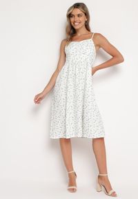 Born2be - Biało-Niebieska Rozkloszowana Sukienka w Drobne Kwiaty na Cienkich Ramiączkach Reteri. Okazja: na randkę, na co dzień. Typ kołnierza: dekolt w kształcie V. Kolor: biały. Materiał: jeans. Długość rękawa: na ramiączkach. Wzór: kwiaty. Styl: casual #5